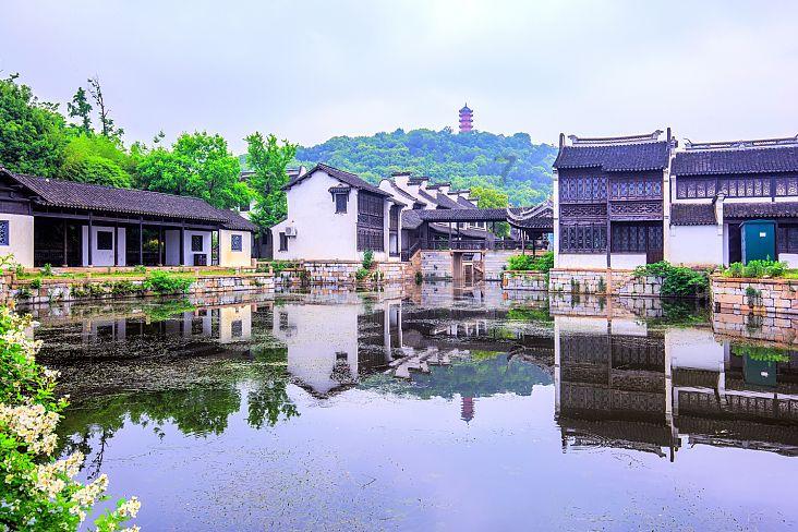 记者:森林和多特谈妥租借雷纳,含1500万-2000万欧买断费用